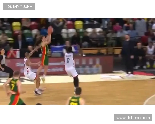 FIBA官推盘点历史经典逆转时刻米勒麦迪与立陶宛后卫的精彩表现