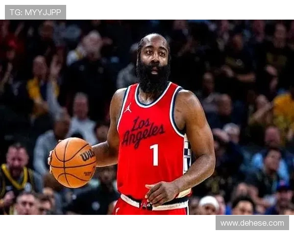 哈登表现不佳17投5中失误频繁但罚球稳定助球队保持颜面