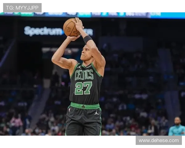 沃尔什强调队友间的沟通能提升信心并不断增强默契合作 沃尔什强调队友间的沟通能提升信心并不断增强默契合作